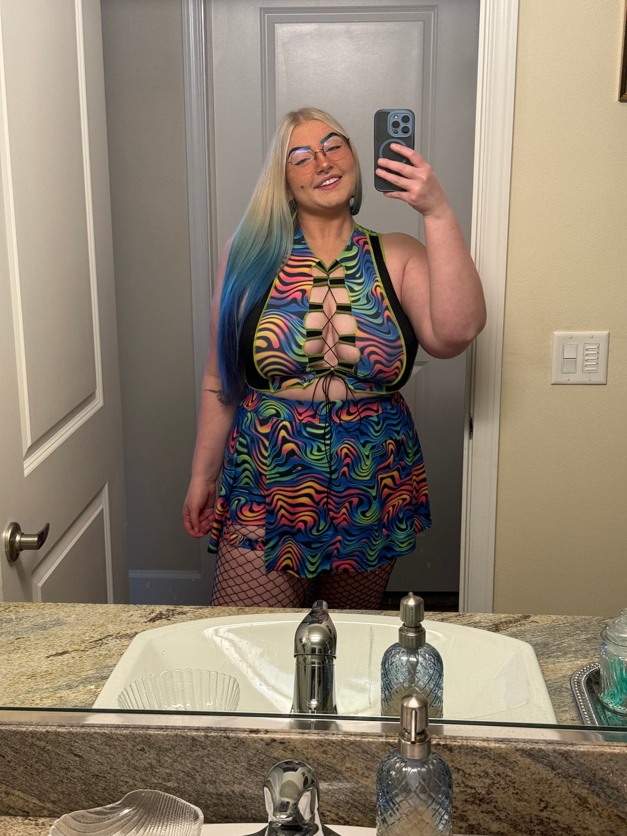 ✨PRE ORDER✨ Black Reverse Seam Top