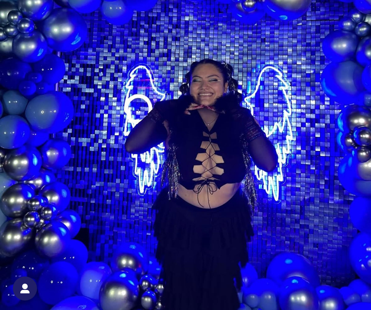 ✨PRE ORDER✨ Black Reverse Seam Top